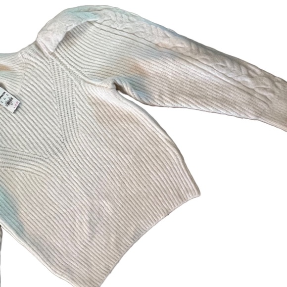 NWT EXPRESS CREAM CABLE KNIT PUFF SLEEVE OPEN BACK FITTED SWEATER SIZE XS - Picture 6 of 10